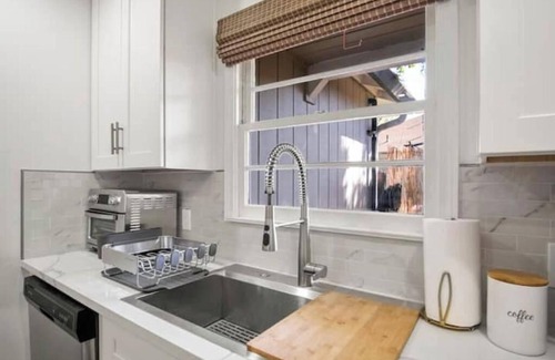Modesto House | Modern Comfort in a Charming Cottage
