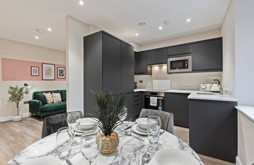 Leeds City Center Apartment | Modern Comfort in Central Leeds!
