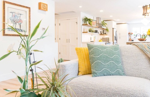 Old Southwest House | Modern Comfort Spacious Family Retreat with Gym