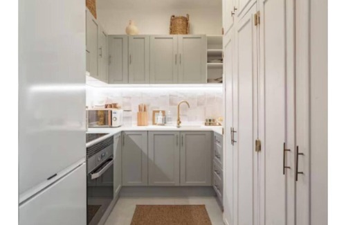 Eixample Apartment | Modern Comfort Steps from Passeig de Gràcia