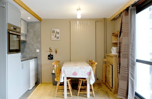 Tignes le Lac Apartment | Modern Comfort Studio · Near Slopes & Shops · Balcony