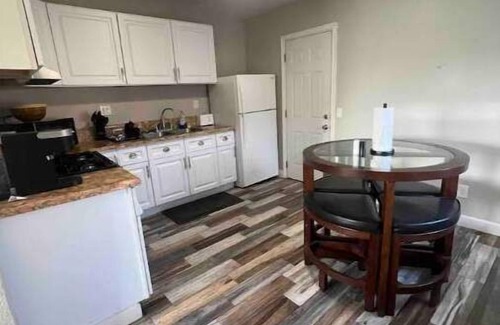Harbor Gateway South House | Modern, Comfortable 3bd w/Backyard Space & Grill