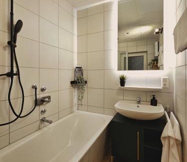 Korntal-Munchigan Apartment | Modern & Comfortable Business Apartment Stuttgart - WLAN, 4K TV, Küche, Waschmaschine, Balkon