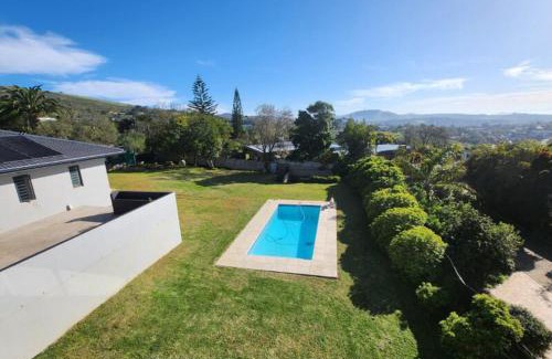 Eikenbosch House | Modern, Comfy Guest Suite with Beautiful Views