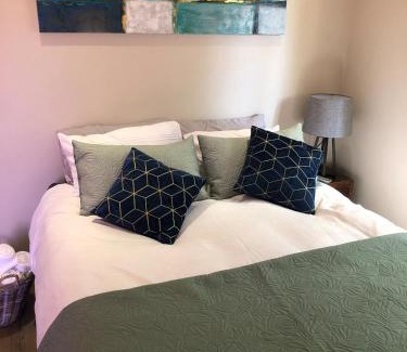 Eikenbosch House | Modern, Comfy Guest Suite with Beautiful Views