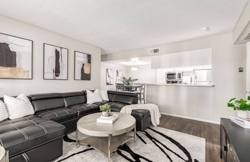 Tempe Condo | Modern, Comfy HOME near ASU & PHX airport