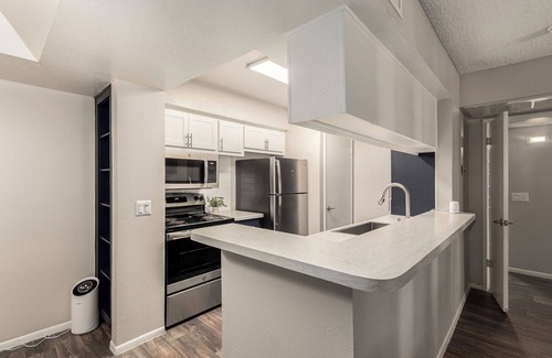Tempe Condo | Modern, Comfy HOME near ASU & PHX airport