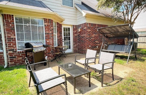 Gray's Creek House | Modern Cordova 4BR, quiet & safe