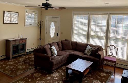 Yachting Village House | Modern Cottage Downtown NPT-Waites Wharf Cottage RE05618-STR