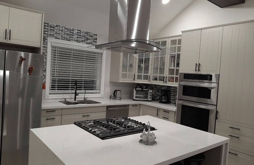 Stone Mills Cottage | Modern Cottage Retreat on Farm Land w/Hot Tub