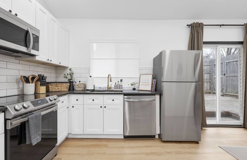 Franklin Park House | Modern & cozy 1 bed/1 bath Home