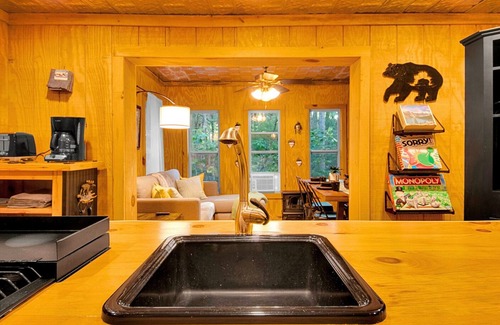 Morganton Cabin | Modern & Cozy Blue Ridge Cabin: Hot Tub & Fire Pit, Surrounded by Nature