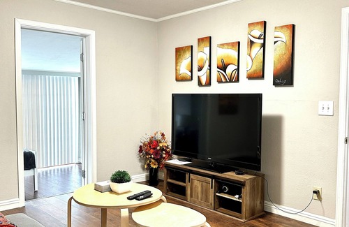 Santa Clara House | Modern & Cozy cottage walking to Santana Row & Valley Fair Shopping Center