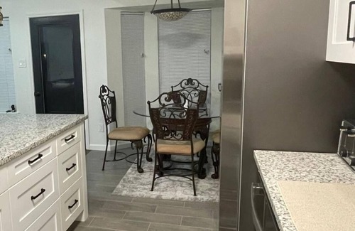 Houston House | Modern cozy home near Downtown Houston and major hospitals