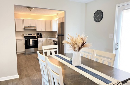 Houston County House | Modern & Cozy Home with Game Room & King Bed! All Bedroom Have Smart TVs