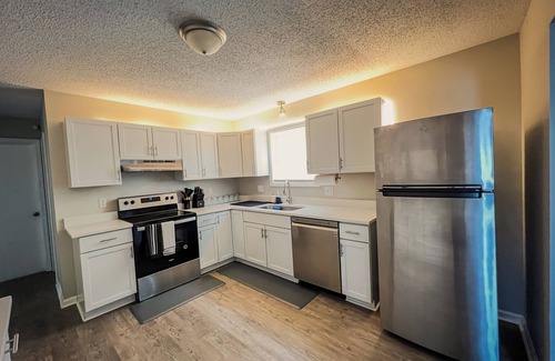 Houston County House | Modern & Cozy Home with Game Room & King Bed! All Bedroom Have Smart TVs