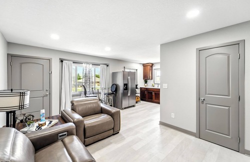 Pleasant Hill Apartment | Modern, Cozy Living in Bright, Spacious 2BR/Perfect for Professionals