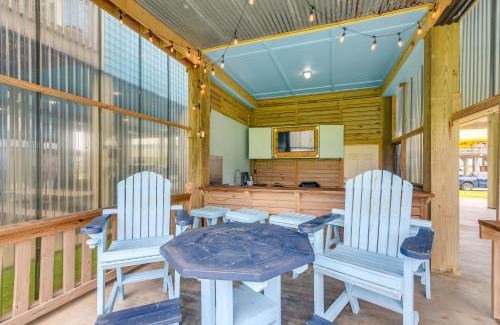 Crystal Beach House | Modern Crystal Beach Escape - 225 Feet to Shore!