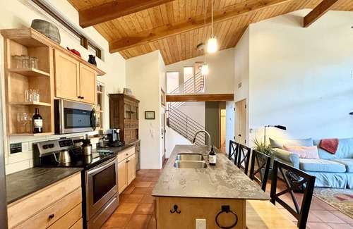 Canoncito House | Modern Desert Casita in Glorieta