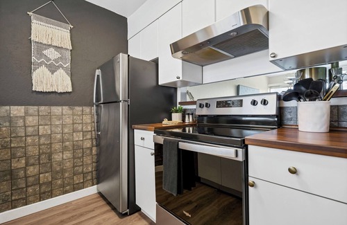 South Scottsdale Condo | Modern desert-style 1-bedroom condo in Scottsdale's Fashion Square