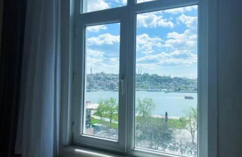 Galata Apartment | Modern Design, 4 BR, Amazing Sea View, Karaköy 8