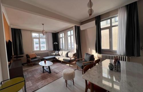 Galata Apartment | Modern Design, 4 BR, Amazing Sea View, Karaköy 8