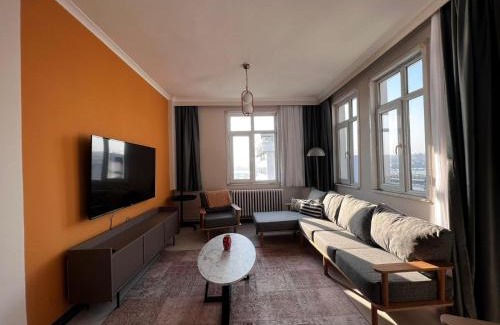 Galata Apartment | Modern Design, 4 BR, Amazing Sea View, Karaköy 8