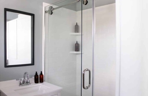 Stowe Area Hotel | Modern Design Room + Easy Access to Stowe Town Center