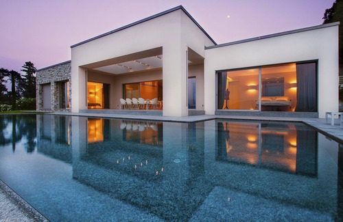 Stresa Villa | Modern Designer Villa With Pool And Magnificent Lake Views! - Villa Camilla