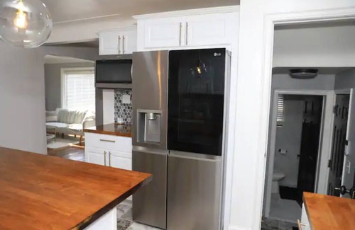Detroit House | Modern Detroit 3-bedroom steps away from shops!
