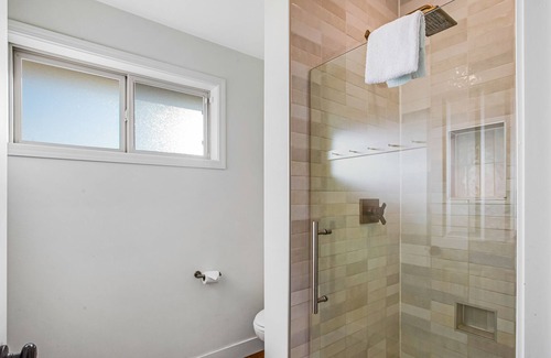 Coupeville House | Modern, dog-friendly home with sweeping views, deck, firepit, & gas fireplace