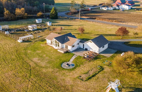 Coupeville House | Modern, dog-friendly home with sweeping views, deck, firepit, & gas fireplace