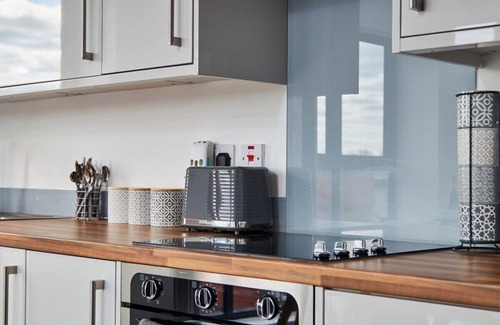 Fallowfield Apartment | Modern Double En-suite - Parking