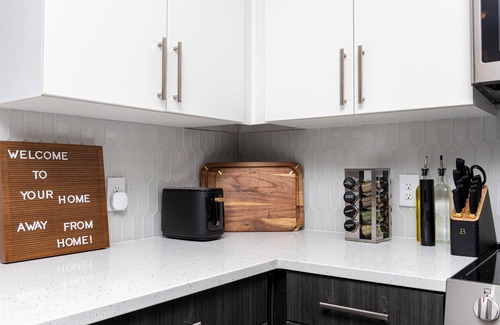 Nashville Apartment | Modern Downtown Nashville 2BR – Perfect for Work and Play