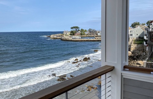 Rockport Apartment | Modern Downtown Penthouse Apartment Overlooking Front Beach