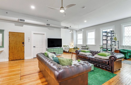 Downtown Apartment | Modern Downtown Studio - Walk to Augusta Common!