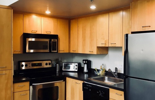 Gililland Condo | Modern Downtown Tempe Loft