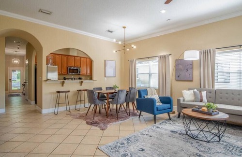 College Park House | ★Modern DT Home★King Bed☀️Patios✔Long Stays⚡️WiFi★