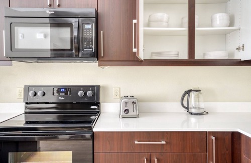 Dublin Apartment | Modern Dublin 1BR w/Gym, Lounge & Pool, steps to BART, by Blueground