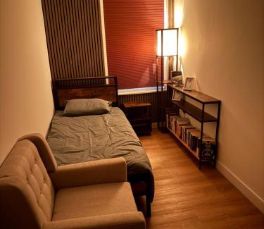 Bow House | Modern East London Apartment with Private Studio & Guest Rooms-Near Bow, Victoria Park