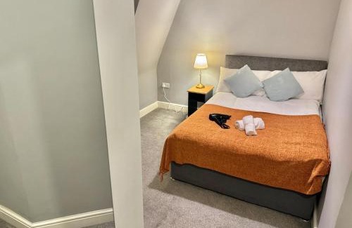 Finsbury Park House | Modern En-Suite Rooms by Finsbury Park Station 8 mins to King's Cross by Tube