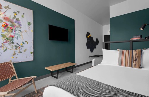 People's Freeway Hotel | Modern evo Escape, Adventure Awaits Outside, Dogs Are Welcome!