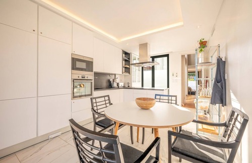 Cascais Apartment | Modern excellence with pool