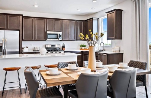 Commerce City House | Modern Executive Home Close to DEN
