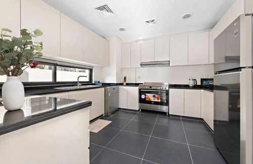 Dubai House | Modern Family 3BR Villa in Damac Hills