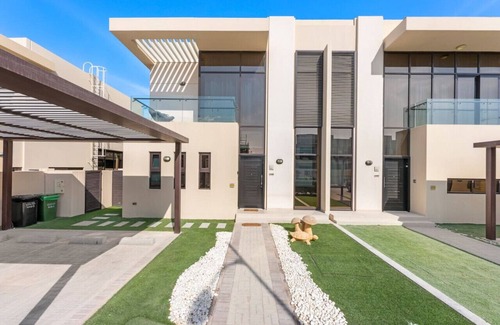 Dubai House | Modern Family 3BR Villa in Damac Hills