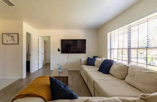 Indian Ridge House | Modern Family 4BR w/pool Near Disney & Attractions