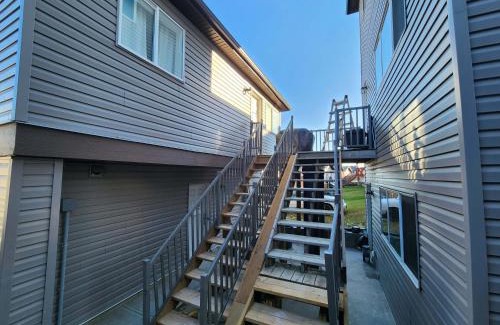Northeast Edmonton Apartment | Modern Family Home with guest heat garage, Pet-Friendly!- NO BASEMENT