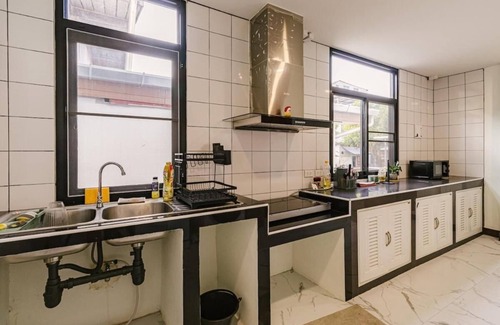 Wat Ket House | Modern Family House - 4 Bedrooms 5 Mins From Old Town With Gallery - Deja Home