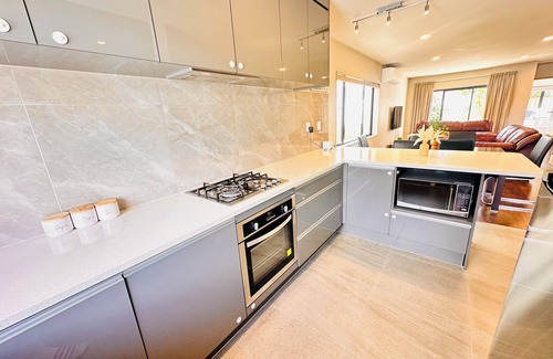 Otahuhu House | Modern Family Retreat Near Auckland City & Airport, Nearby Shopping mall